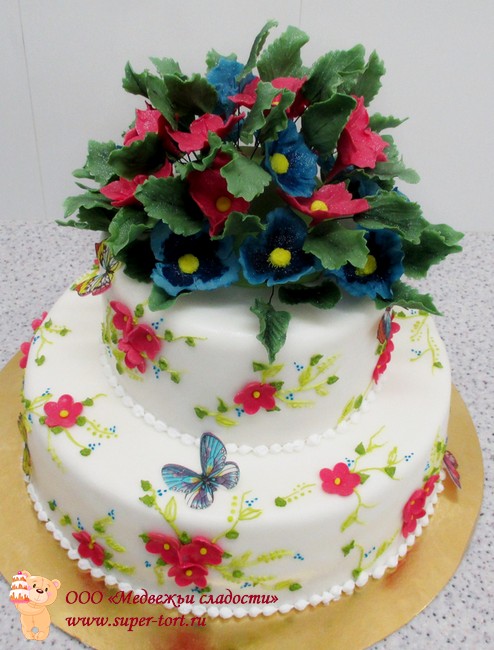 Летний свадебный торт с полевыми цветами